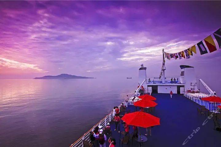 小美人鱼2:回归大海-小美人鱼的回归之旅：离别思念，重逢幸福，新生活希望