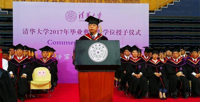 男孩儿理发视频_小男孩理发的发型图解_理发小男孩怎样理