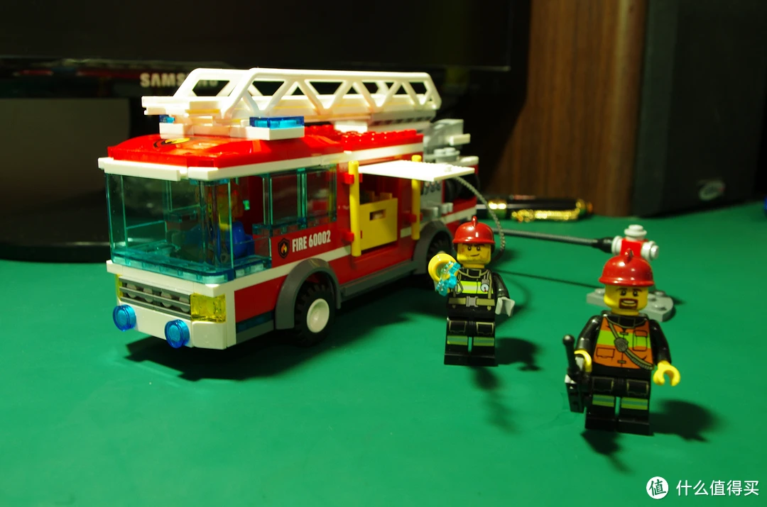 乐高系列城市货运列车_乐高城市系列60108_乐高城市警察局玩具系列视频