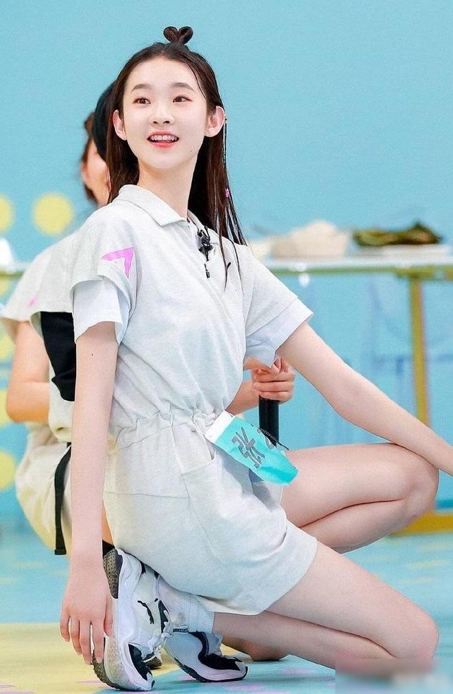 个子高腿长女生的痛苦_还在长个子的女孩长腿_腿长的女孩能长高吗