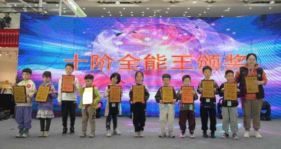 风流天子之少年乾隆_天子风流乾隆少年在线观看_少年天子之佟妃
