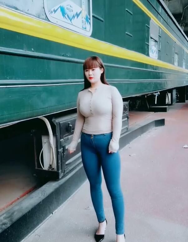 鸭梨型身材穿衣打扮_鸭梨型身材好吗_鸭梨型身材是什么意思