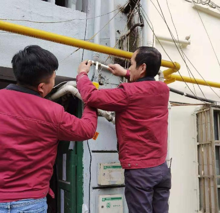 找水工修个水管多少钱_维修工修水管_修水管工人