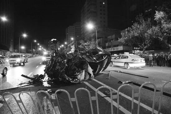 炸毁汽车1_炸毁汽车几收益高_炸毁汽车2