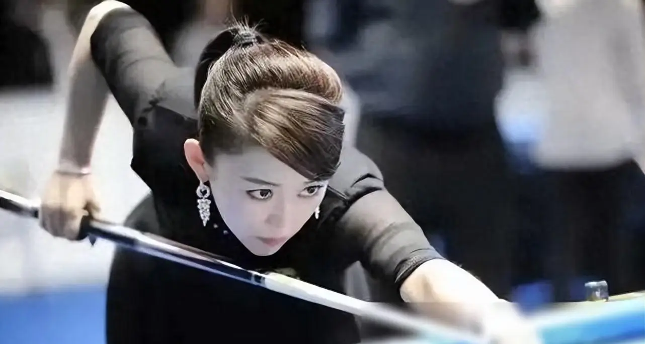 丁俊晖潘晓婷海报_丁俊晖潘晓婷台球比赛_潘晓婷和丁俊晖